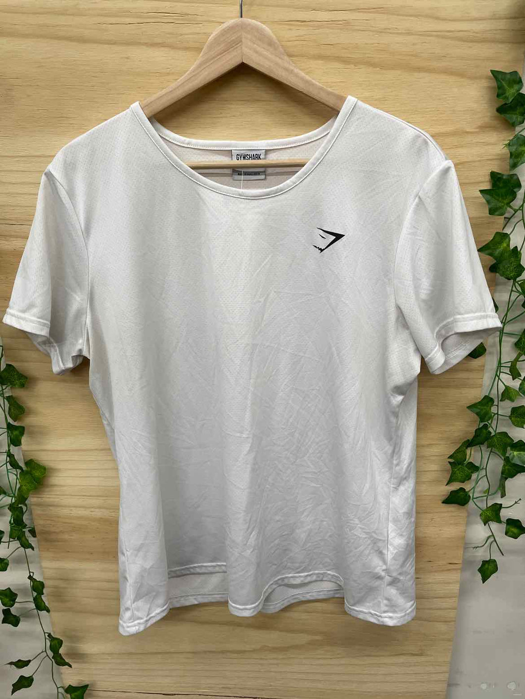 Size XX-Large GymShark White Women's Short Sleeve Shirt