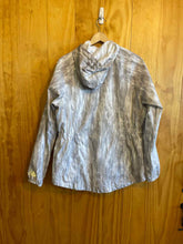 Load image into Gallery viewer, Women Size Large New Balance Gray Women&#39;s Light Jacket
