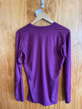 Load image into Gallery viewer, Size Large Nike Purple Women&#39;s Long Sleeve Shirt
