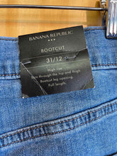 Load image into Gallery viewer, Size 31 Banana Republic Women&#39;s Jeans
