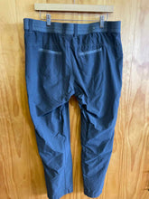 Load image into Gallery viewer, Size 14 Kuhl Gray Women&#39;s Pants
