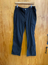 Load image into Gallery viewer, Size 12x31 Duluth Trading Black Women&#39;s Pants
