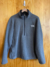 Load image into Gallery viewer, Size Medium North Face Men&#39;s Sweater &amp; Sweatshirt
