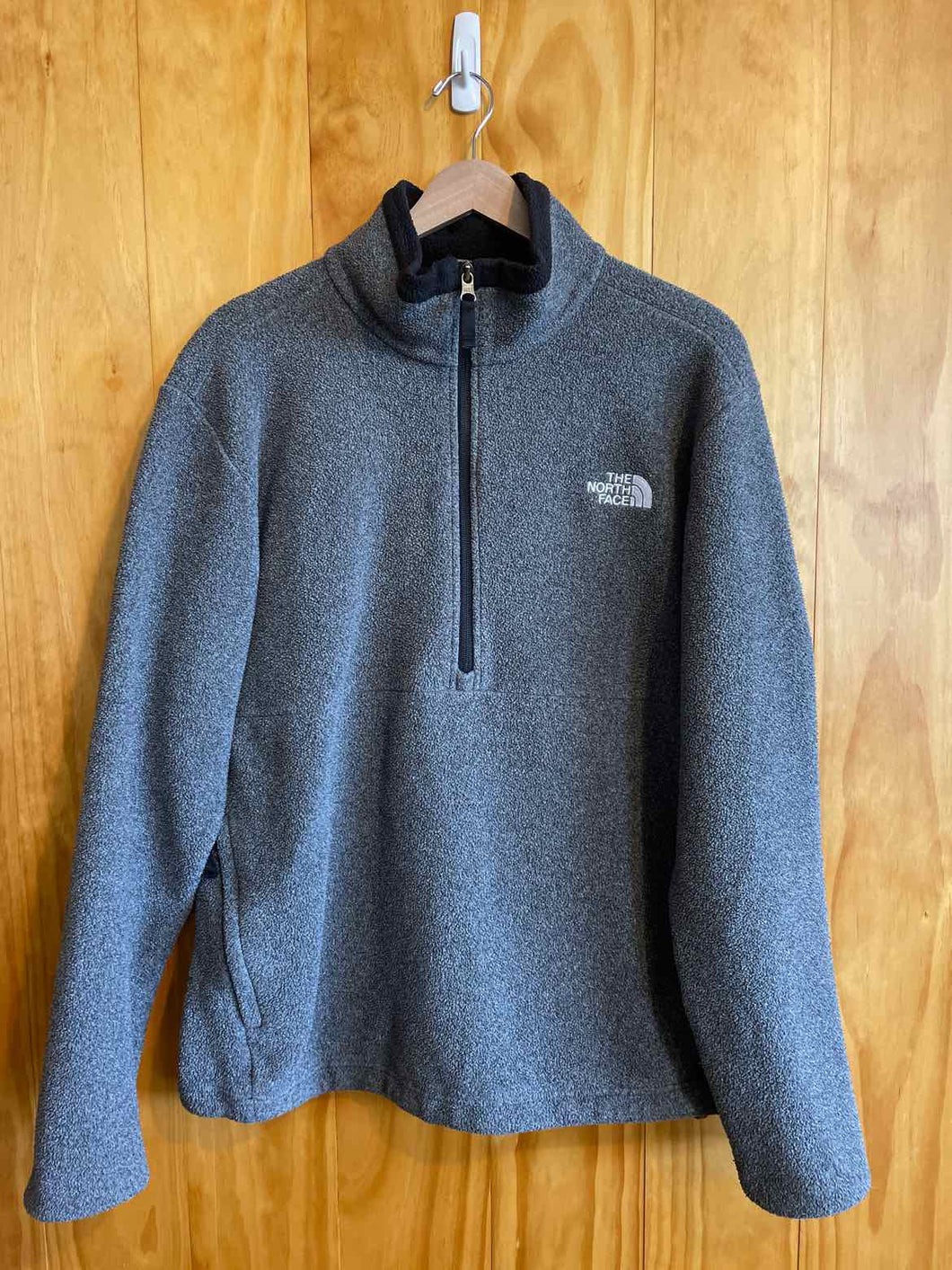 Size Medium North Face Men's Sweater & Sweatshirt