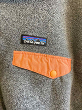 Load image into Gallery viewer, Size XL Patagonia Grey Women&#39;s Fleece Sweatshirt
