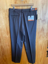 Load image into Gallery viewer, Size 36 IZOD Men&#39;s Pants
