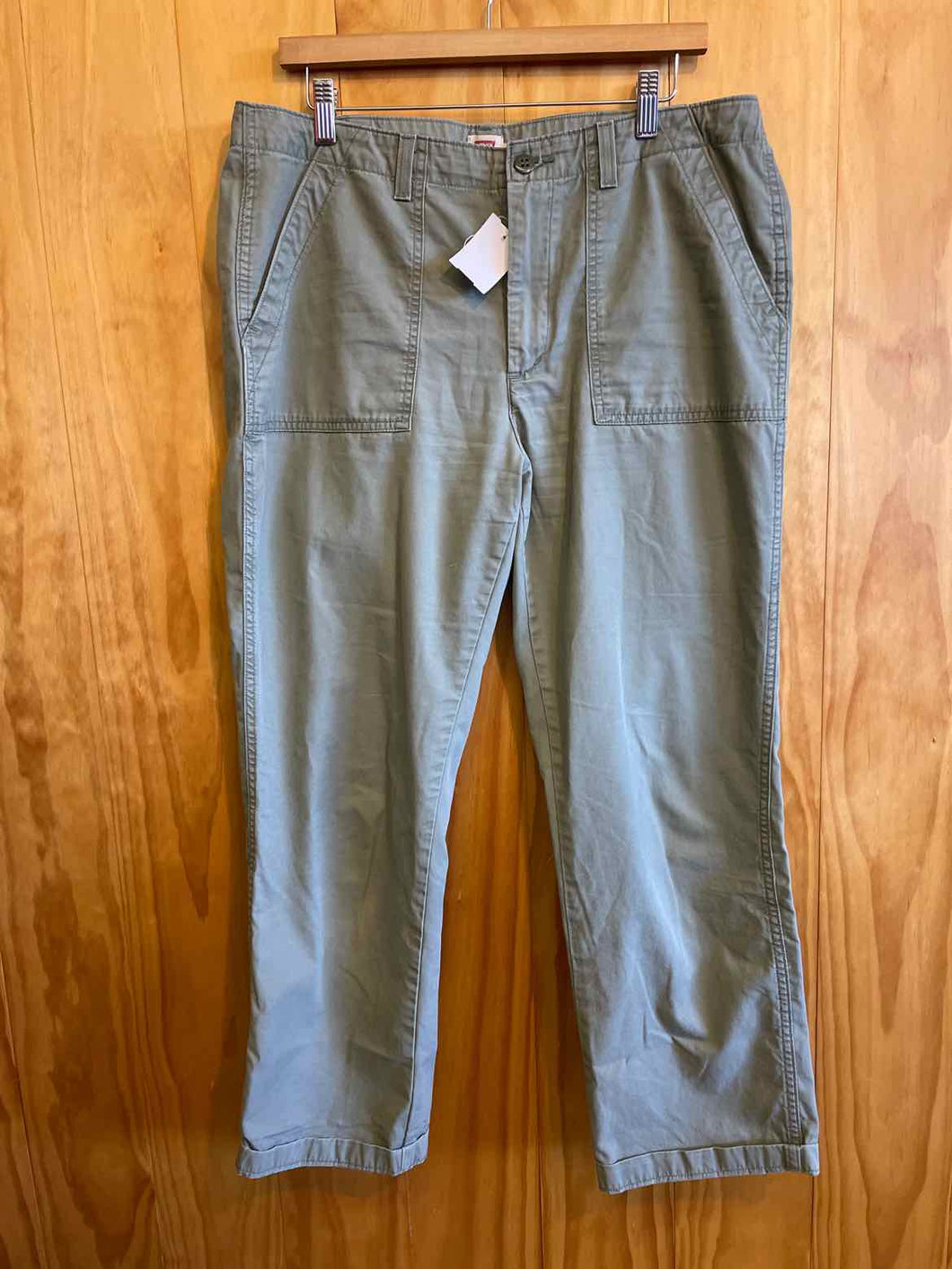 Size 31 Levi Olive Women's Pants