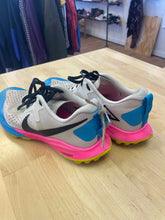 Load image into Gallery viewer, Women&#39;s Shoe Size 8.5 Nike Multi-Color Running Shoes
