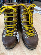 Load image into Gallery viewer, Vintage 6 Asolo Men&#39;s Hiking Boots
