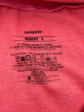 Load image into Gallery viewer, Size Small Patagonia Pink Skirt
