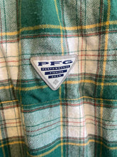 Load image into Gallery viewer, Size L Columbia Men&#39;s Flannel
