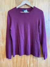 Load image into Gallery viewer, Size Medium Lands End Maroon Women&#39;s Sweater &amp; Sweatshirt
