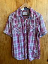 Load image into Gallery viewer, Size Medium BKE Men&#39;s Short Sleeve Shirt
