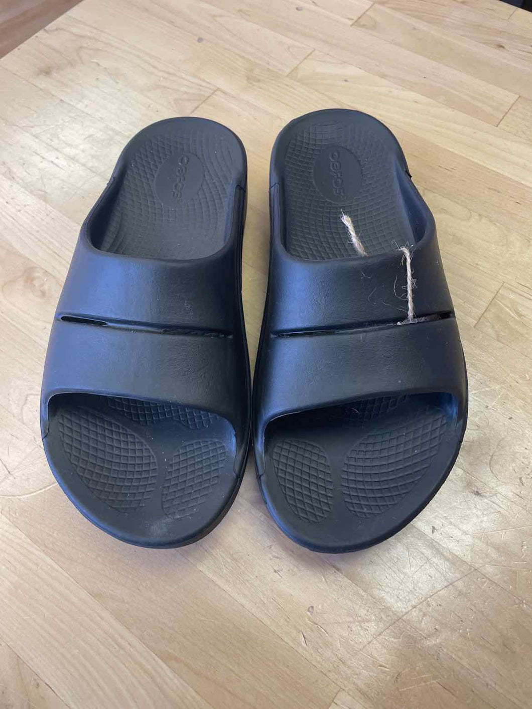 Women's Shoe Size 40 Oofos Black Sandals