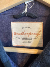 Load image into Gallery viewer, Size Large Weatherproof Vintage Men&#39;s Flannel
