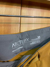 Load image into Gallery viewer, Size 34 Arc&#39;teryx Men&#39;s Pants
