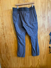 Load image into Gallery viewer, Size 16x31 Duluth Trading Gray Women&#39;s Hiking Pants
