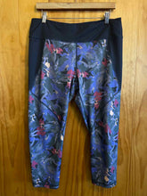 Load image into Gallery viewer, Size XL Patagonia Women&#39;s Leggings
