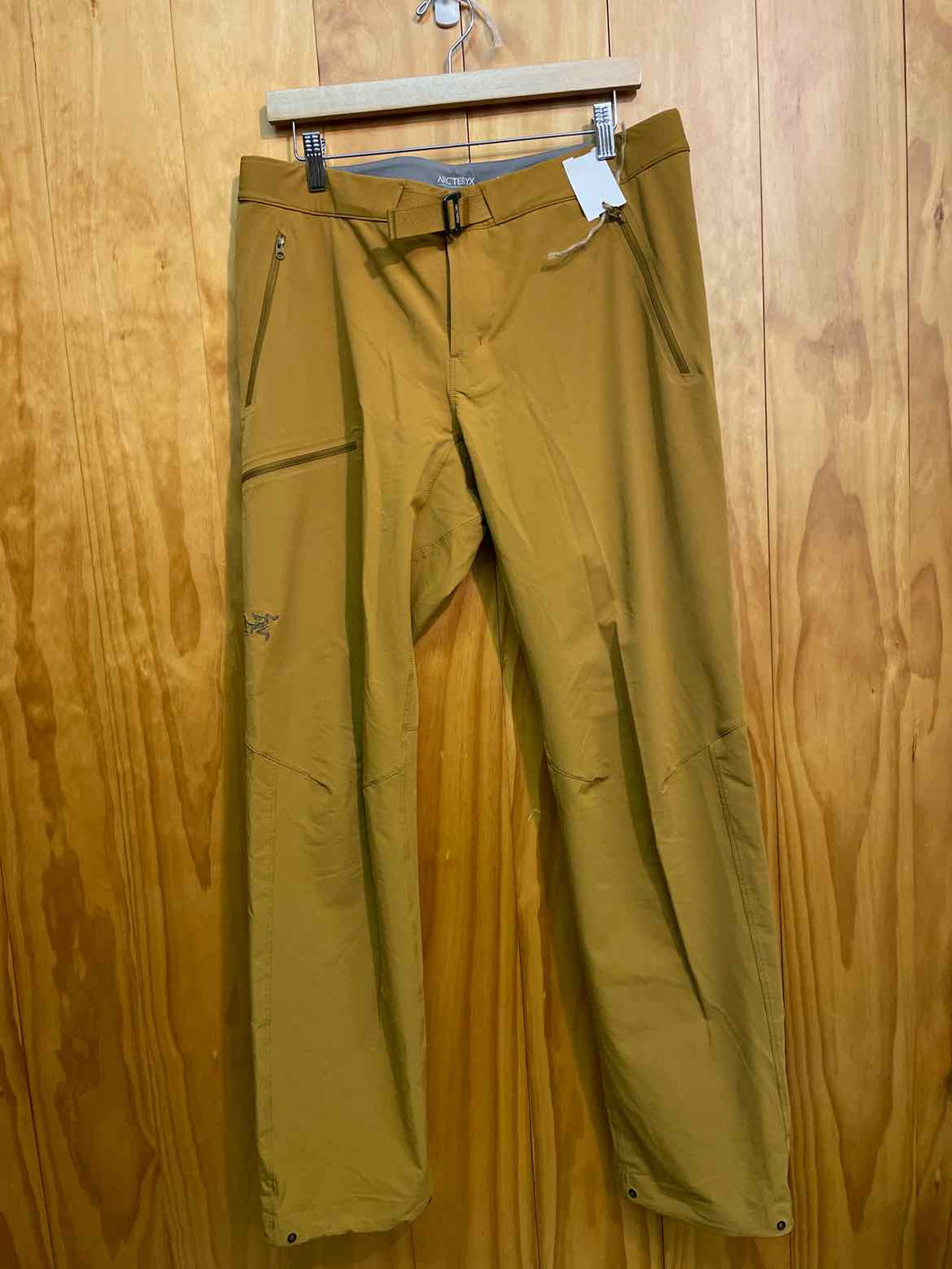 Size 34 Arc'teryx Men's Pants