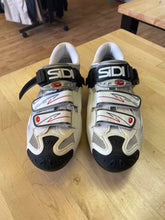 Load image into Gallery viewer, Sidi 40 Cycling Shoes
