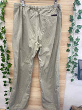 Load image into Gallery viewer, Size Large Gramicci Men&#39;s Pants
