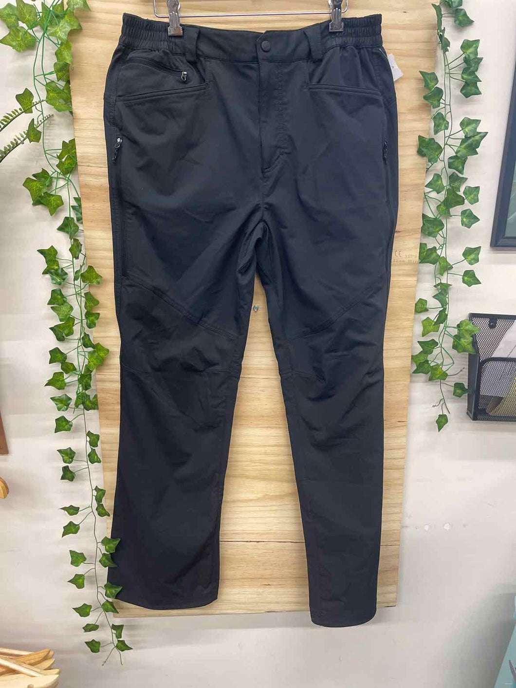 Size 36x32 berghaus Men's Pants