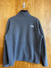 Load image into Gallery viewer, Size Medium North Face Men&#39;s Sweater &amp; Sweatshirt
