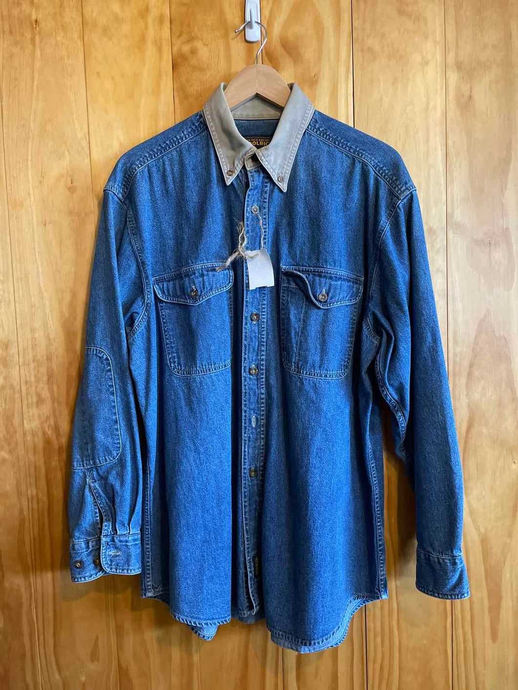 Size Large Woolrich Men's Long Sleeve Shirt