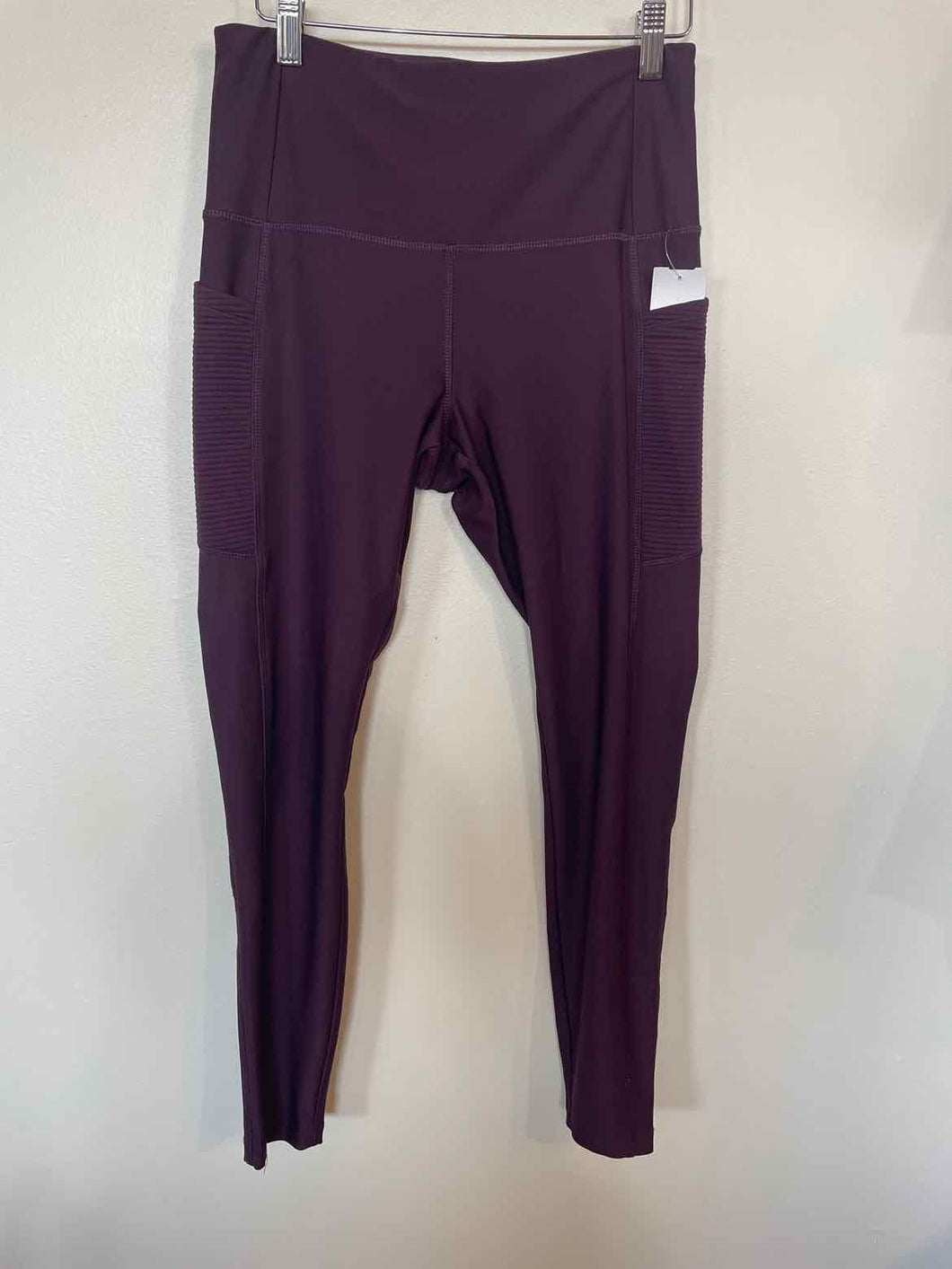 Size Medium Vogo Purple Women's Leggings