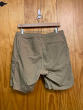 Load image into Gallery viewer, Size 34 Arc&#39;teryx Men&#39;s Shorts
