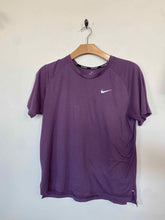 Load image into Gallery viewer, Size XL Nike Men&#39;s Short Sleeve Shirt
