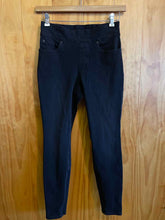 Load image into Gallery viewer, Size 4 Duluth Trading Co. Black Women&#39;s Jeans
