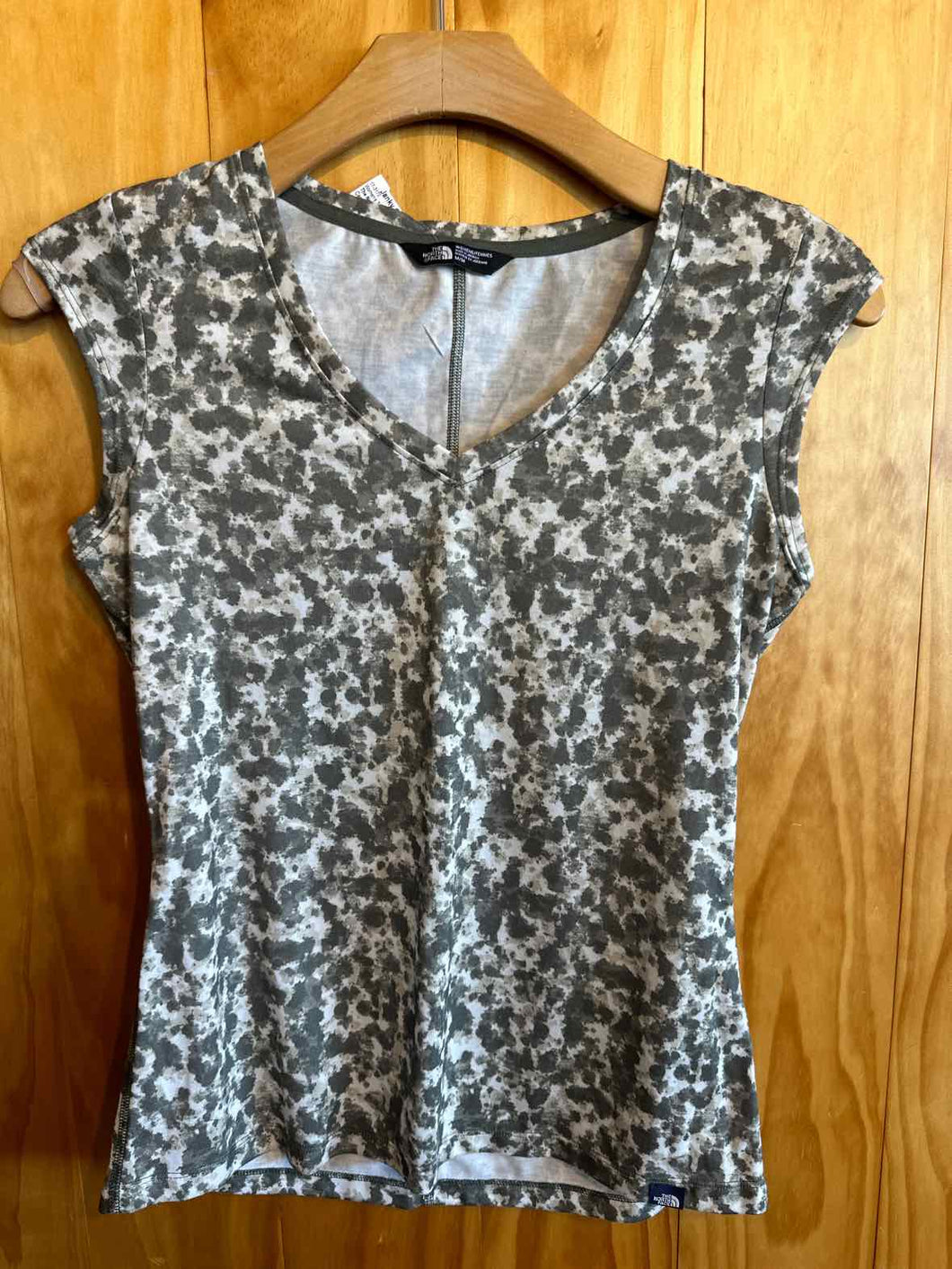 Size Medium The North Face Camo Women's Tank Top