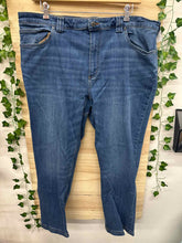 Load image into Gallery viewer, Size 42 Duluth Trading Men&#39;s Jeans
