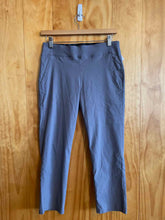 Load image into Gallery viewer, Size Small Simply Vera Gray Women&#39;s Capris
