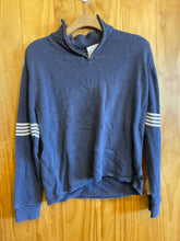 Load image into Gallery viewer, Size X-Large American Eagle Men&#39;s Sweater &amp; Sweatshirt
