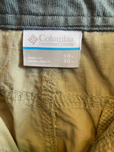 Load image into Gallery viewer, Size 38x30 Columbia Men&#39;s Pants
