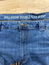 Load image into Gallery viewer, Size 42 Duluth Trading Men&#39;s Jeans
