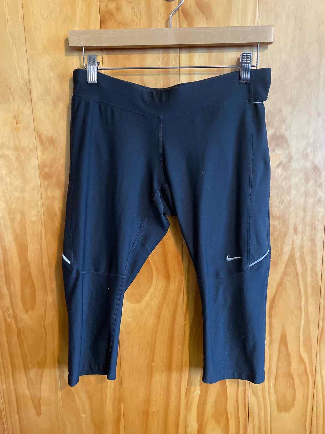 Size Medium Nike Black Women's Capris