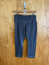 Load image into Gallery viewer, Size 6 Lululemon Gray Print Women&#39;s Leggings
