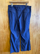 Load image into Gallery viewer, Size 14 Duluth Trading Navy Women&#39;s Hiking Pants
