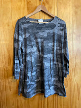 Load image into Gallery viewer, Size Large Duluth Trading Grey Women&#39;s Long Sleeve Shirt
