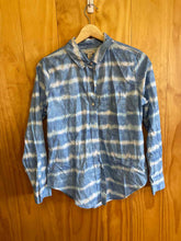 Load image into Gallery viewer, Size XS LL Bean Blue Women&#39;s Long Sleeve Shirt
