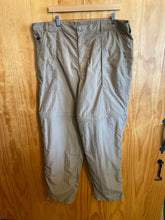 Load image into Gallery viewer, Size Large Men&#39;s Zip-off Hiking Pants
