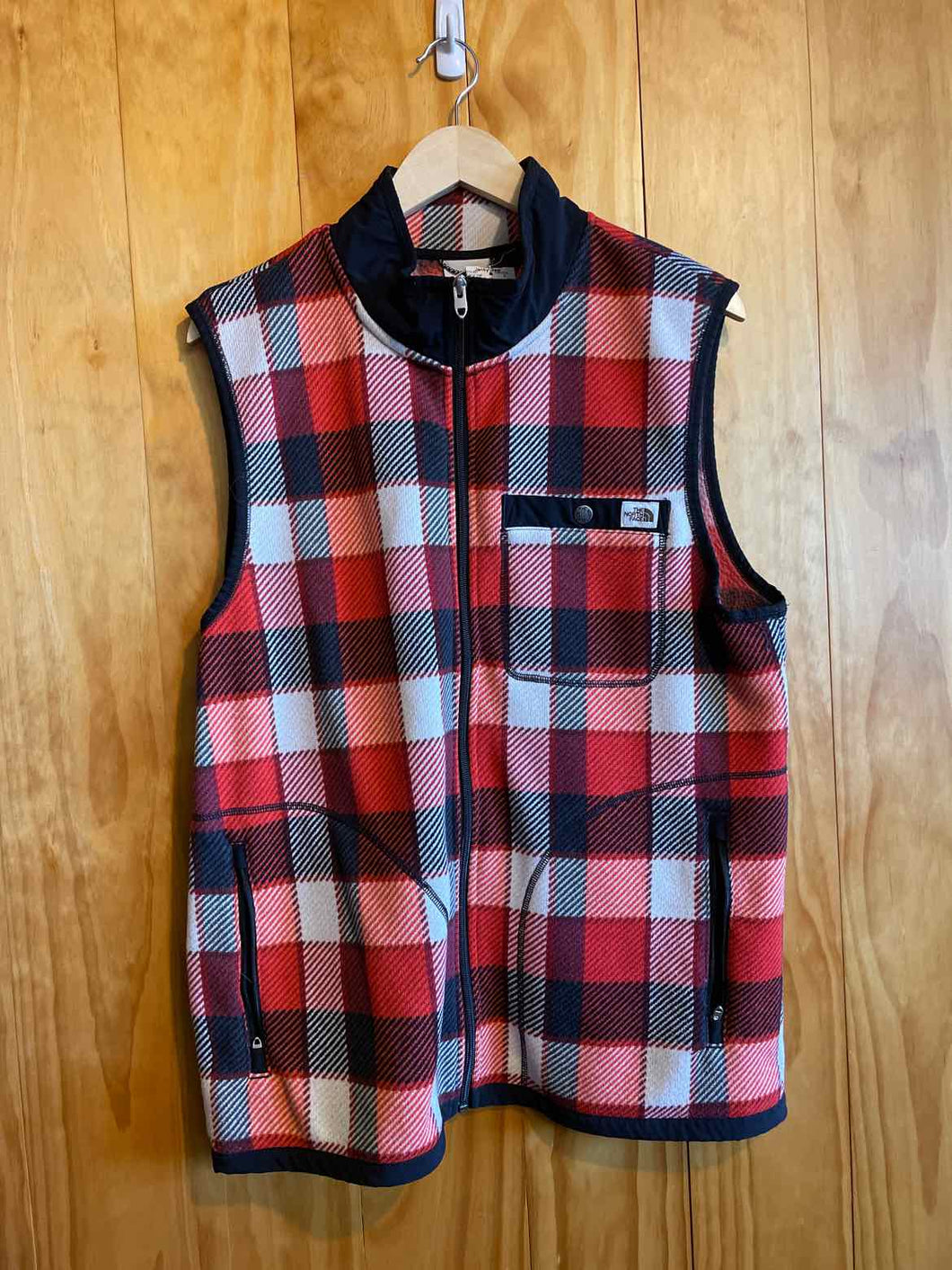 Size Large The North Face Men's Vest