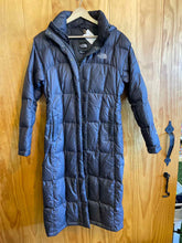 Load image into Gallery viewer, Women Size XS The North Face Gray Women&#39;s Winter Jacket
