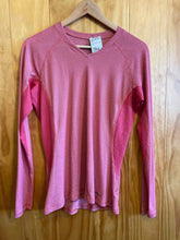 Load image into Gallery viewer, Size Large Patagonia Salmon Women&#39;s Long Sleeve Shirt
