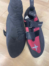 Load image into Gallery viewer, Anasazi Men&#39;s 11 Shoes - Janky Gear
