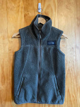 Load image into Gallery viewer, Size XS The North Face Green Women&#39;s Vest
