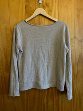 Load image into Gallery viewer, Size Medium IZOD Grey Women&#39;s Long Sleeve Shirt
